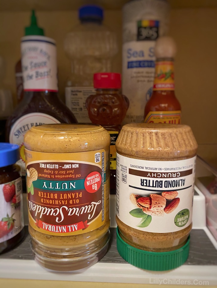 https://www.lillychilders.com/wp-content/uploads/2020/11/how-to-stir-natural-peanut-butter-without-the-mess-tips-and-tricks.jpg